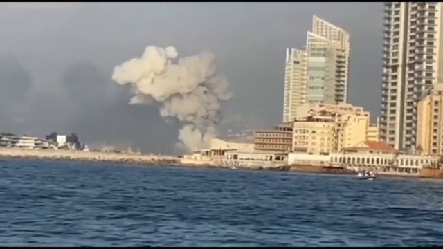 МОЩНЕЙШИЙ ВЗРЫВ В СТОЛИЦЕ ЛИВАНА - БЕЙРУТЕ