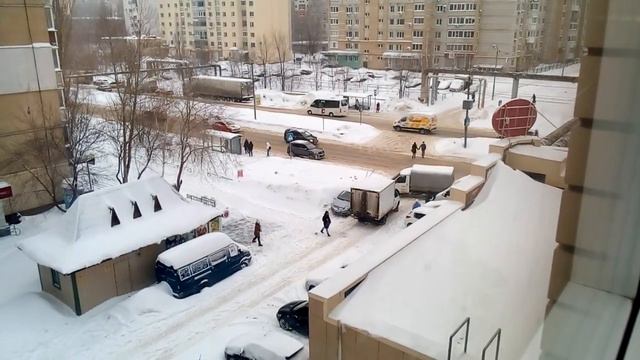 грузовики заблокировали выезд из двора смотреть онлайн