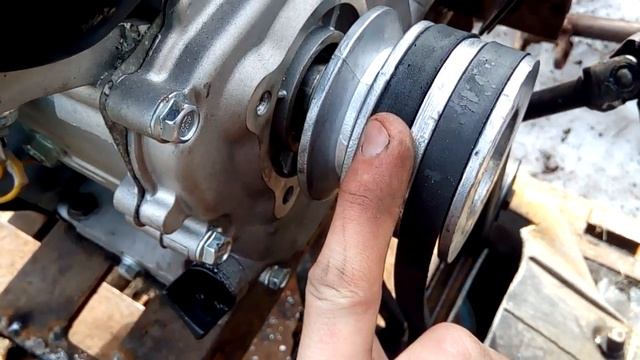 Мини трактор Как я сделал тросик и педаль на ременное сцепления) смотреть онлайн