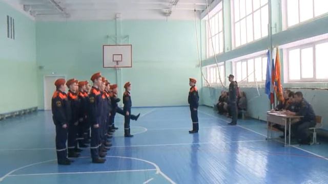 Юные защитники Отечества учатся отдавать команды. смотреть онлайн