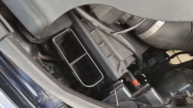 Бубнит в районе воздушного фильтра AUDI A6 C5 1.9 tdi AWX смотреть онлайн