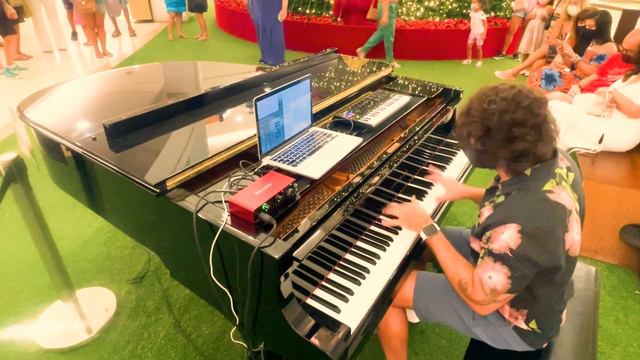 Bruno Mars Just The Way You Are (Piano Shopping Mall) смотреть онлайн