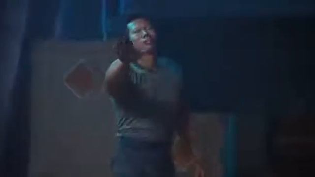 Ван Дамм против Боло Йенга ( Двойной удар)