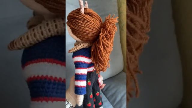 Вязаная игрушка крючком. Кукла персонаж игры Roblox . Связана по скрину с телефона. смотреть онлайн