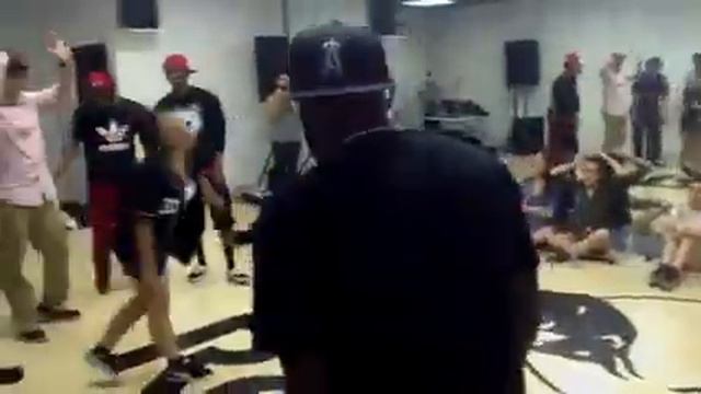 SIN STYLE BATTLE 2012 ATEAMLV: SWIFTT & DAFF FREESTYLE SHOWCASE смотреть онлайн