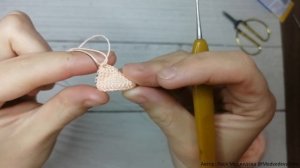 Мастер-класс по вязанию крючком “Новогодний Эльф”. Часть 2 - Ноги