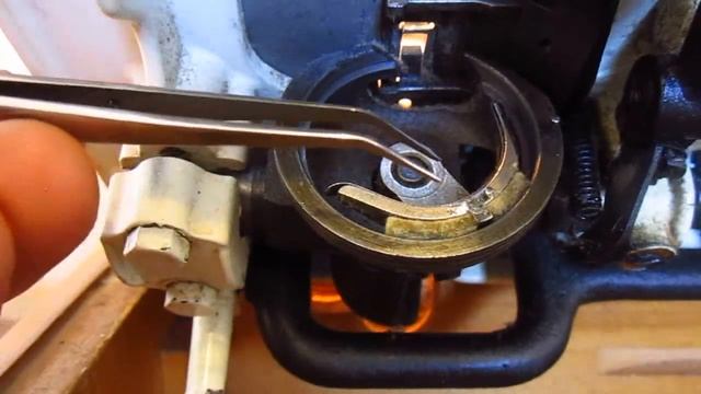 Швейная машинка Чайка 132 М тугой ход Смазывающее устройство смотреть онлайн