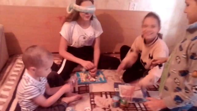 BABY FOOD CHALLENGE! Пробуем детское питание, отгадываем вкусы! СЕМЕЙНЫЙ ЧЕЛЕНДЖ! смотреть онлайн