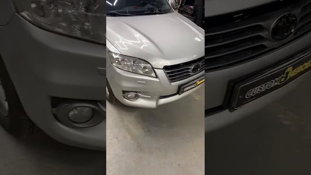 Антихром тойота Рав4. Убрали облезлый хром. Совсем уже другой вид. Машина помолодела на пару лет. смотреть онлайн