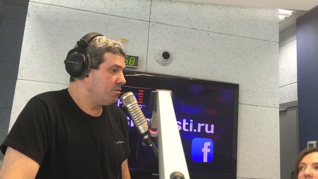 Про идиота полицейского смотреть онлайн