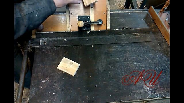 Приспособление для заусовки стенок шкатулок на циркулярке смотреть онлайн