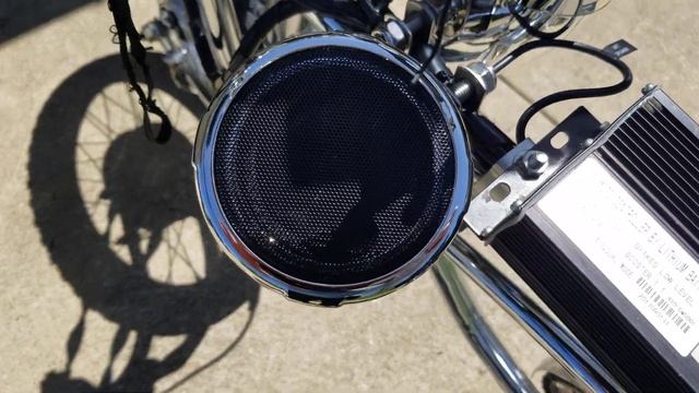 Boss MC420B Speakers on Electric Lowrider Bike смотреть онлайн