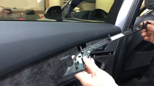 Разбор обшивки двери на Audi смотреть онлайн