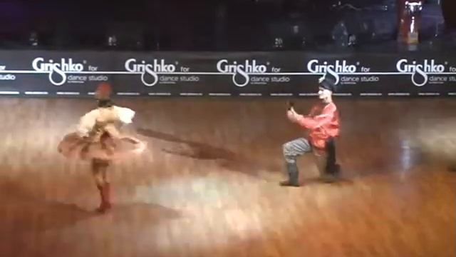 дуэт Гротеск-калинка.avi смотреть онлайн