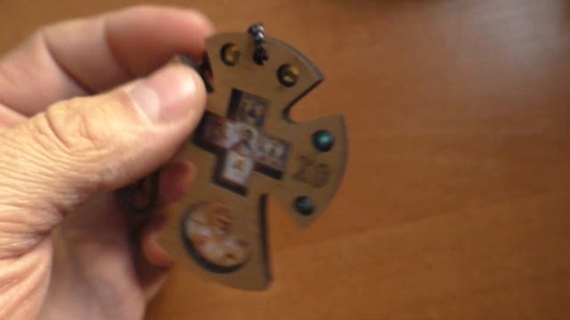 Подвеска на зеркало заднего вида в машину крест с Ликами Святых смотреть онлайн