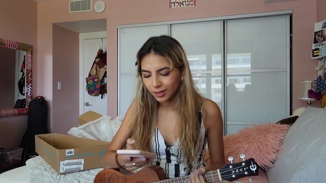 BEST BEGINNER UKULELE!! (LUNA CONCERT UKULELE) смотреть онлайн