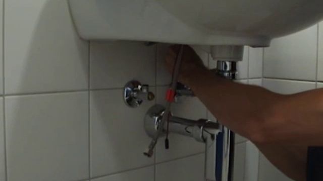 Монтаж бесконтактного смесителя HyTronic85 86 English смотреть онлайн
