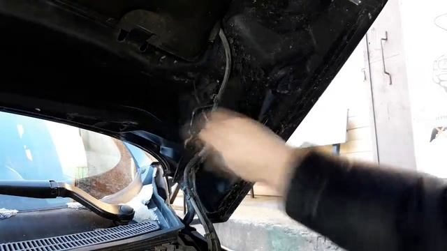 Установка газового упора капота Ford EcoSport смотреть онлайн