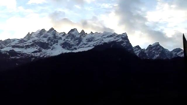 Awesome view of Lachung, Sikkim. смотреть онлайн