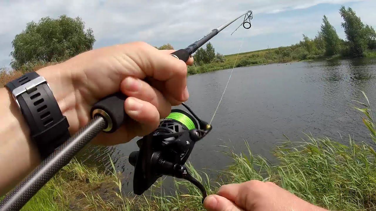 Рыбалка среди коряг. Тестирую новый спиннинг и катушку