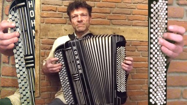 Tanti anni prima (by Astor Piazzolla) for solo accordion смотреть онлайн