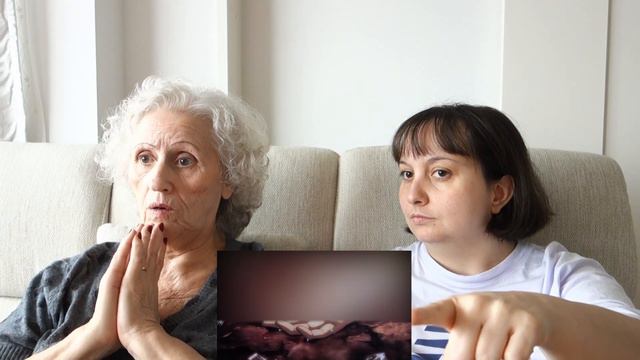 My Mother watching Attack on Titan SEASON 4 PART 2 Episode 6 Reaction & Thoughts!【ENG SUB】 смотреть онлайн