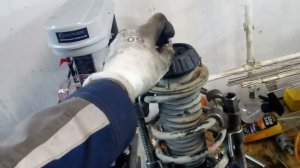 солярис  замена передних стоек и задних амортизаторов