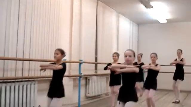 Открытый урок в школе танцев смотреть онлайн