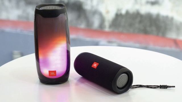 JBL Pulse 4 & JBL Flip 5 Solo Bass Test l смотреть онлайн