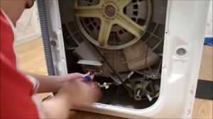 Electrolux 1200RPM - замена ТЭНа стиральной машины своими руками.