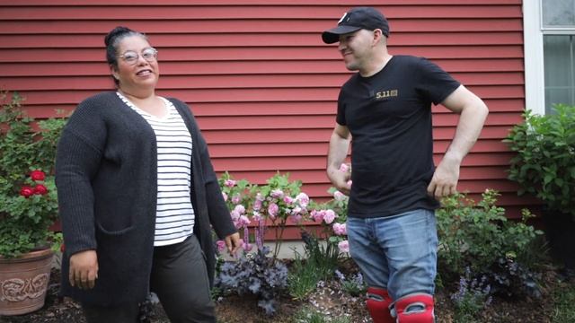 Planting Black Pearl Heuchera along the Rose Bed смотреть онлайн
