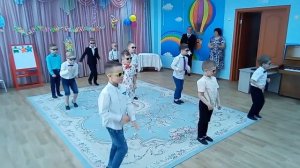 Танец "Крутые ребята".