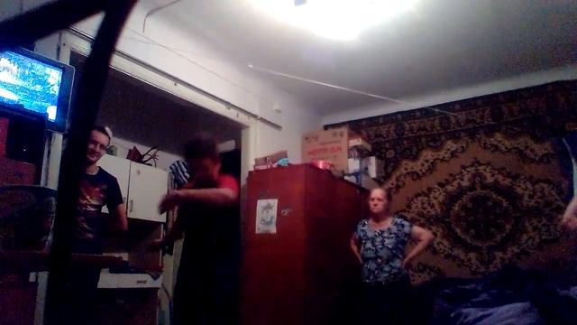 Зажигаем по полной программе брейкданс!!))) смотреть онлайн