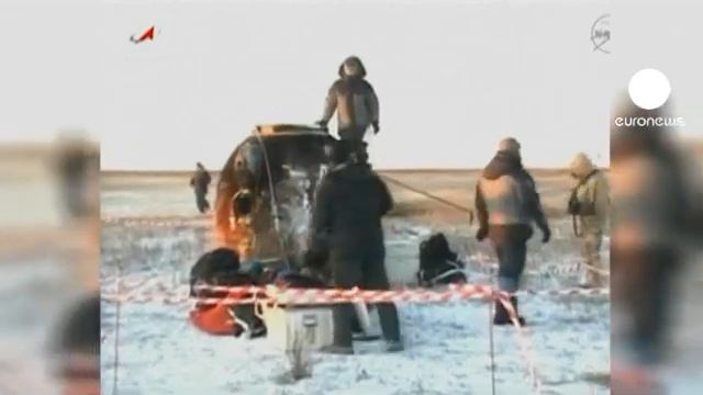 Космічні мандрівники повернулися на Землю смотреть онлайн