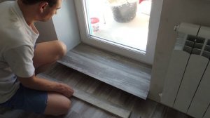 Обрамление порога из кухни на балкон кварц виниловой плиткой