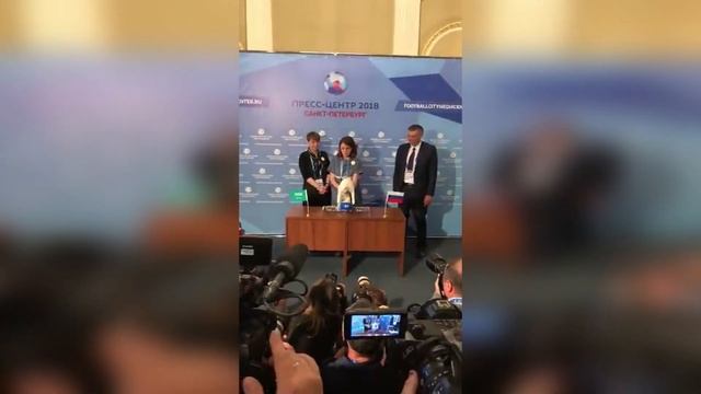 Кот оракул предсказал итог первого матча ЧМ-2018 по футболу. Победа сбороной России. смотреть онлайн