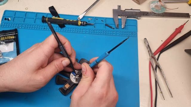 Вентилятор CF1015H12D - замена подшипников. (от Sapphire Nitro RX 480). смотреть онлайн