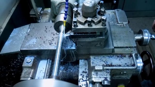 Токарю БОЛТ. Как работают современные проходные РЕЗЦЫ . смотреть онлайн