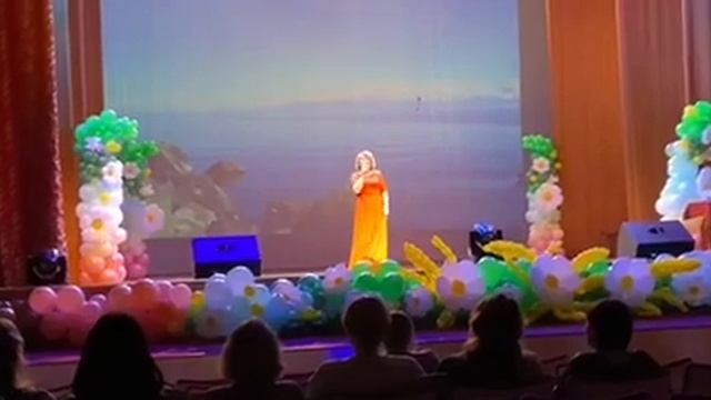 Песня "Край Родной". Областной смотр художественной самодеятельности. Исполняет Оксана П. смотреть онлайн