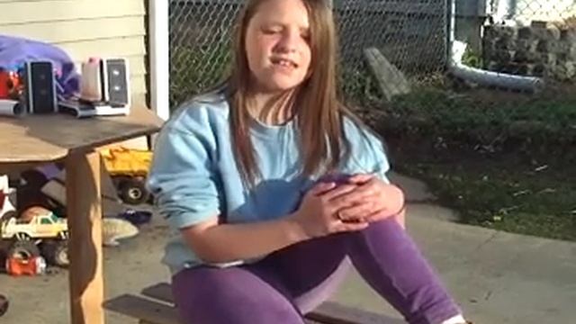 Dani singing White Horse смотреть онлайн