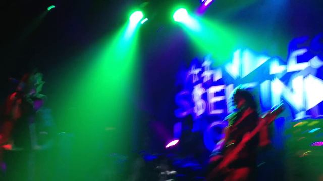 JIMMY URINE TAKES MY IPHONE AND FILMS HIMSELF DURING CONCERT