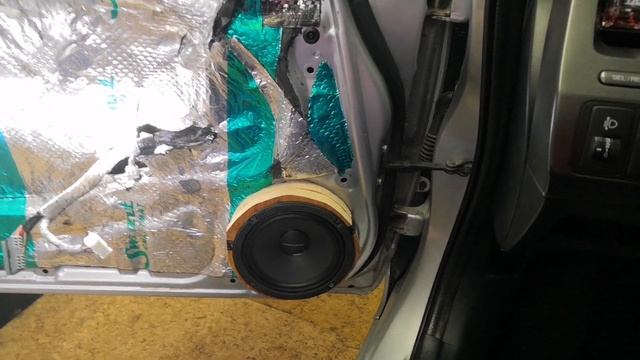 Установка динамиков, твитеров, укладка проводов Honda Civic 4d....