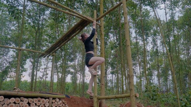 Epic Solo Bushcraft: Build A Dugout House - Hobbit Refuge - EP`1