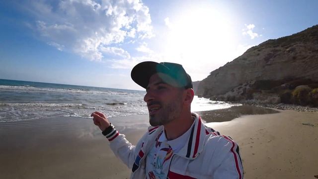 Послабление карантина | пляж Курион смотреть онлайн