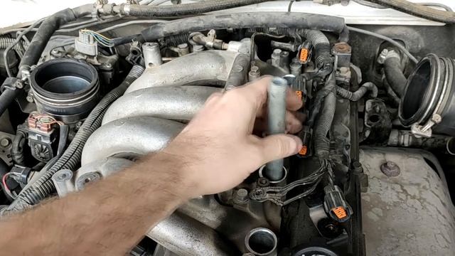 Замена свечей зажигания на Pajero IO 4G94 смотреть онлайн