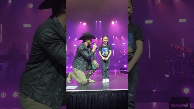 Dustin Lynch asked Julianne to sing on stage again, but this time to Good Girl! Part 1. смотреть онлайн