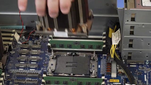 Lenovo ThinkSystem SR860 V3 removing a processor and heat sink смотреть онлайн