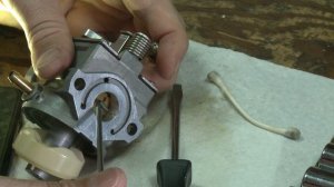 Suzuki 2.5hp Carburetor cleaning