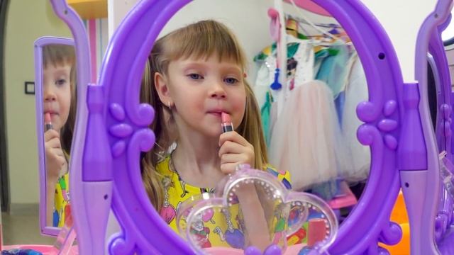 Настя играет в челлендж съедобное как шоколад и настоящее смотреть онлайн