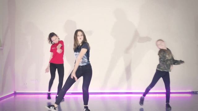 ДЕВОЧКА КОСМОС | ТАНЕЦ | NUTS DANCE | смотреть онлайн